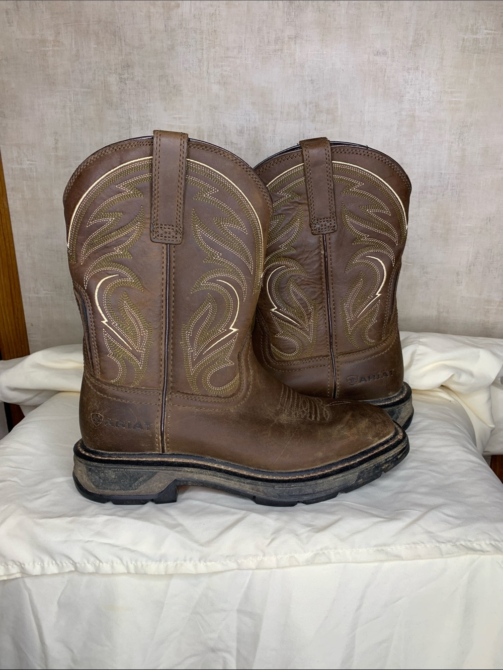 Ariat work hog waterproof boot size 8EE